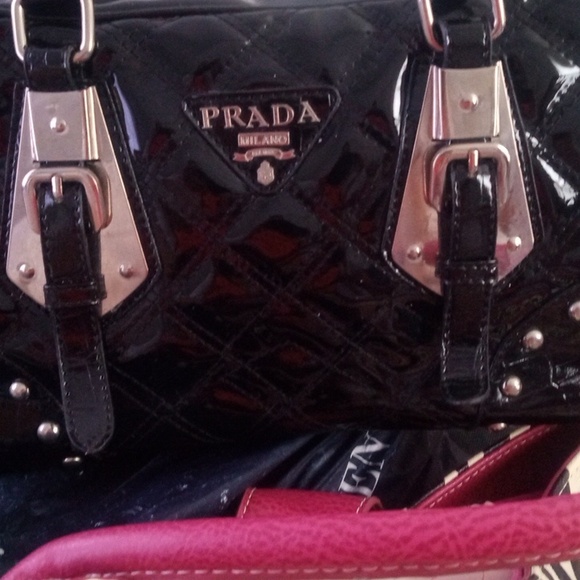 Prada - Picture 1 of 1